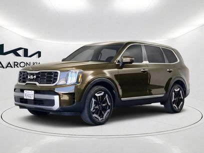 Used 2023 Kia Telluride S w/ S Sunroof Package