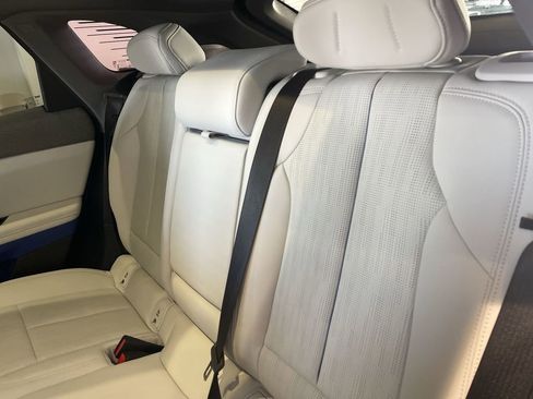 Certified 2025 Cadillac Optiq Sport 2 w/ LPO, ONYX Package image 38