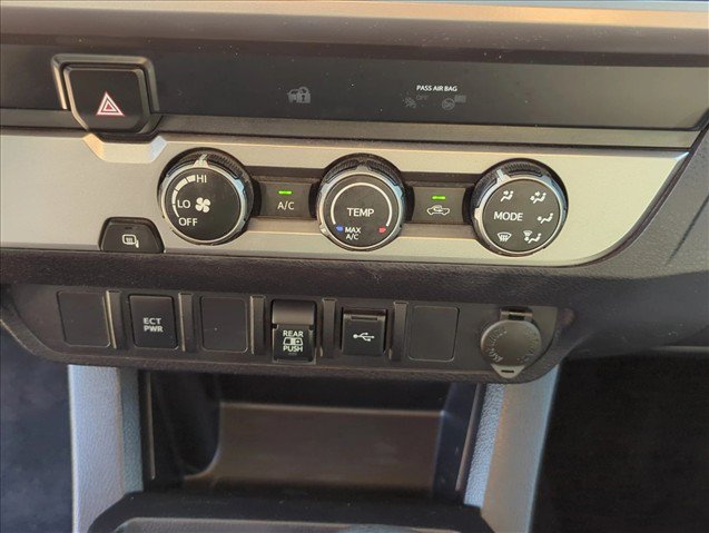 Used 2020 Toyota Tacoma 2WD Double Cab image 24