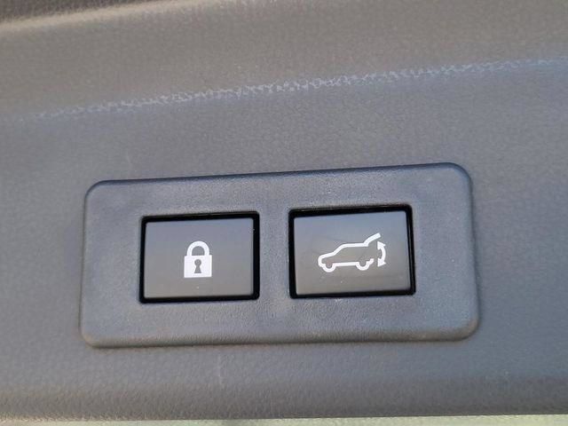 Used 2025 Subaru Ascent Touring AWD/4WD image 12