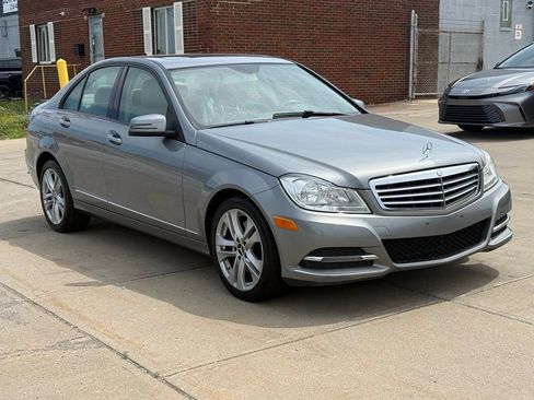 Used 2013 Mercedes-Benz C 300 4MATIC Sedan image 4