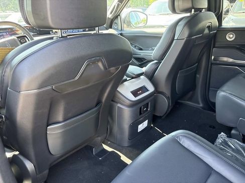 New 2026 Lincoln Navigator Reserve AWD/4WD image 17