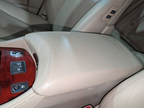 Used 2011 Lexus LS 460 AWD w/ Comfort Pkg image 45