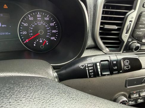 Used 2018 Kia Sportage LX AWD/4WD image 17