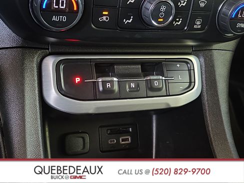 Used 2022 GMC Acadia SLT w/ Preferred Package FWD image 20