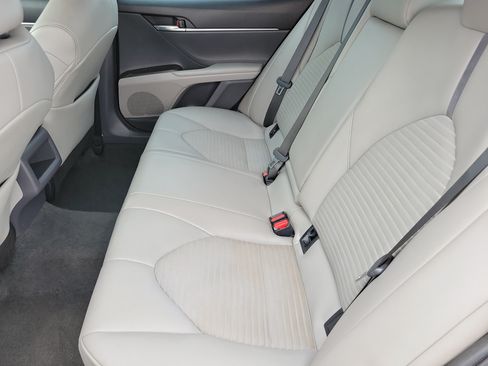 Used 2023 Toyota Camry SE FWD image 12