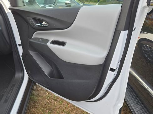 Used 2024 Chevrolet Equinox LT image 6