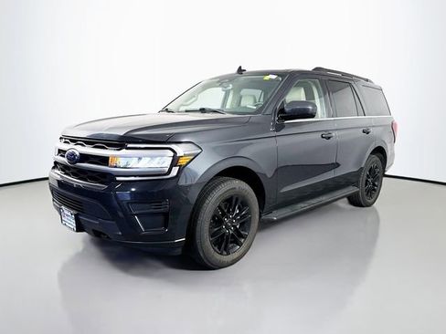 Used 2023 Ford Expedition XLT AWD/4WD image 2