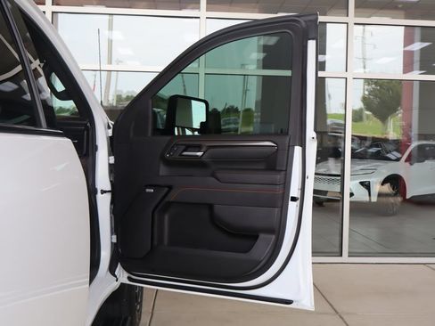 Used 2025 GMC Sierra 2500 AT4 AWD/4WD image 44