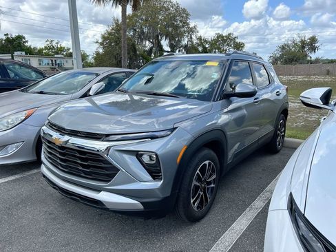 Used 2024 Chevrolet TrailBlazer LT w/ LT Cold Weather Package image 9