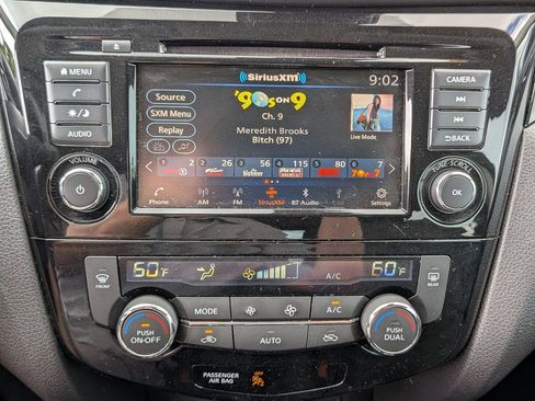 Used 2021 Nissan Rogue Sport SV FWD image 18