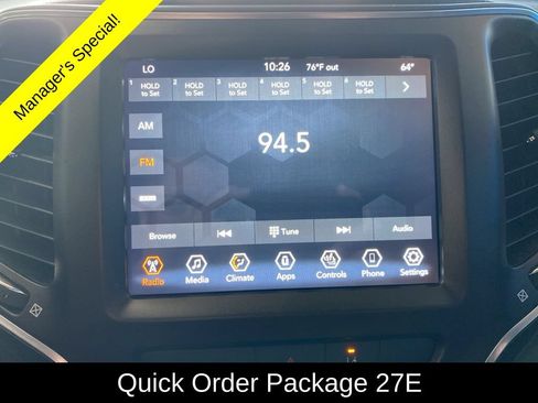 Used 2022 Jeep Cherokee Trailhawk w/ Comfort/Convenience Group AWD/4WD image 2