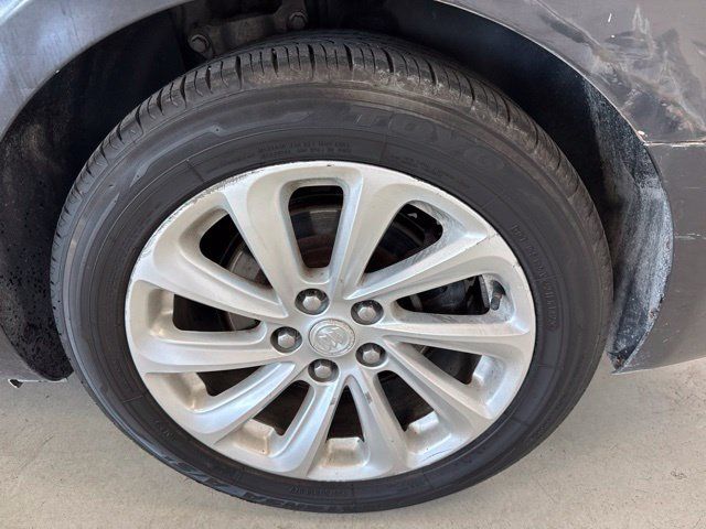 Used 2015 Buick LaCrosse Leather w/ Experience Buick Package FWD image 9