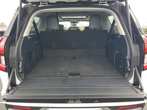 Certified 2025 Ford Expedition Max Platinum AWD/4WD image 8