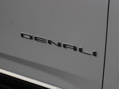 New 2026 GMC Yukon XL Denali w/ Sun & Power Step Package AWD/4WD image 10