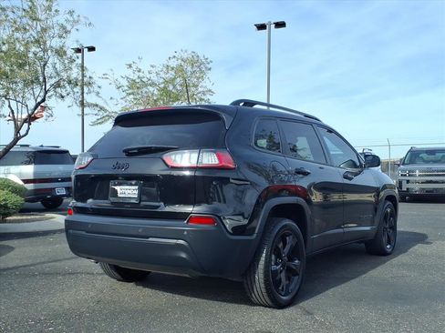 Used 2020 Jeep Cherokee Latitude Plus image 6