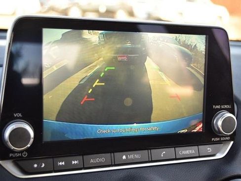 Certified 2022 Nissan Sentra SV image 13