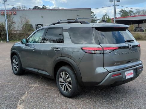 New 2026 Nissan Pathfinder SL image 7