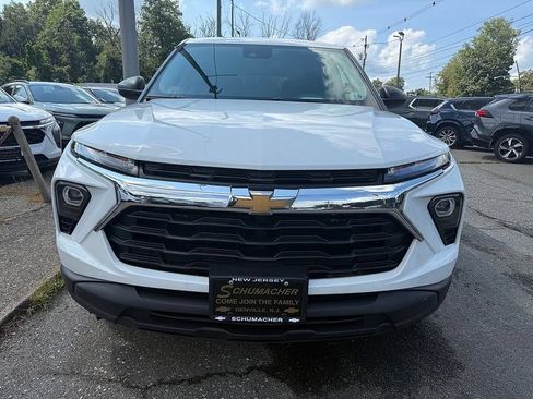 Used 2024 Chevrolet TrailBlazer LS w/ LS Convenience Package FWD image 4