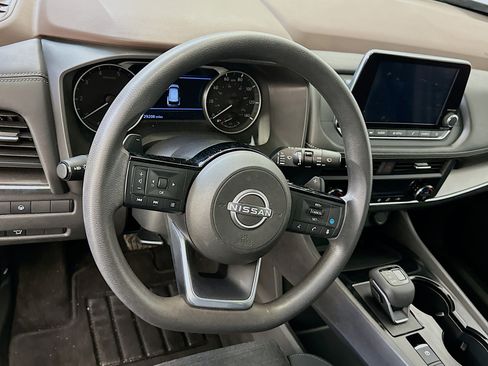 Used 2023 Nissan Rogue SV image 18
