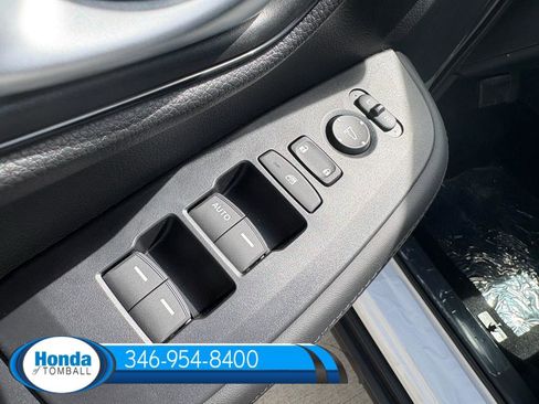 New 2026 Honda HR-V LX image 8