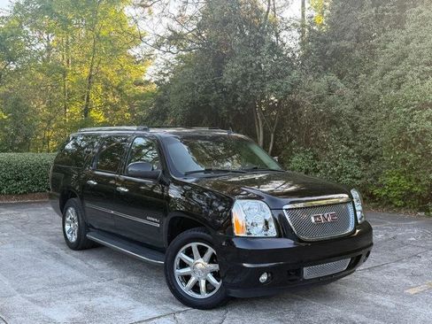 Used 2010 GMC Yukon XL Denali image 11