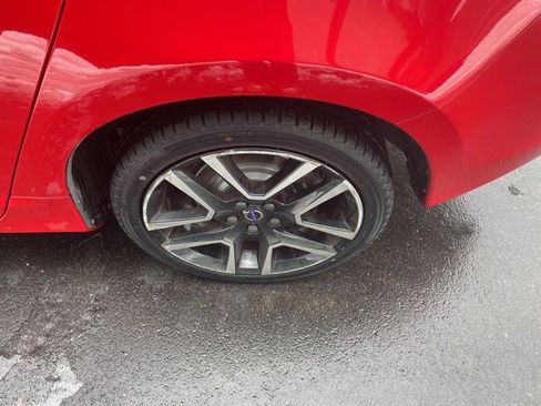 Used 2017 Volvo S60 T5 Dynamic image 10