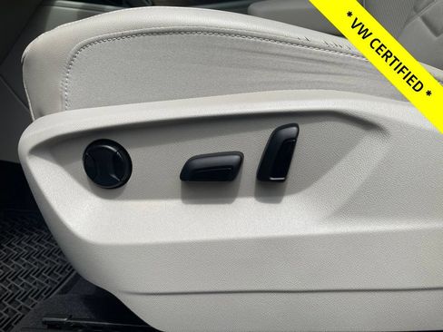 Used 2024 Volkswagen Atlas SE AWD/4WD image 18