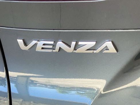 Used 2023 Toyota Venza Limited AWD/4WD image 11