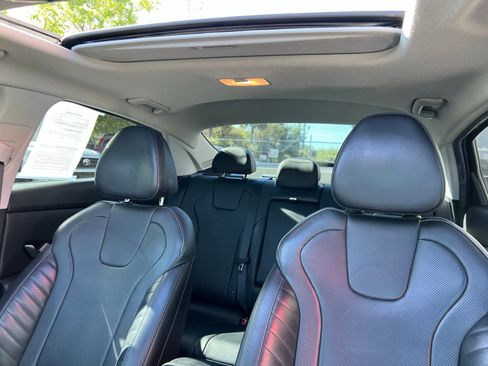 Used 2023 Hyundai Elantra Limited image 29