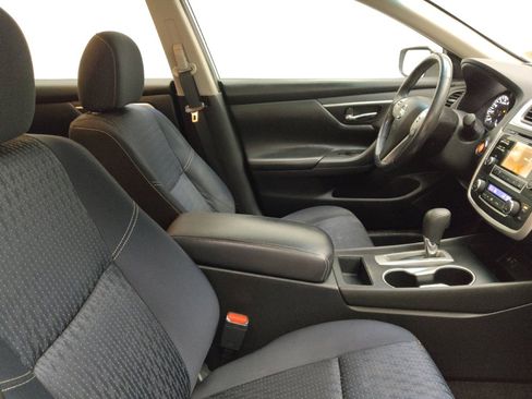Used 2016 Nissan Altima 2.5 SV image 21