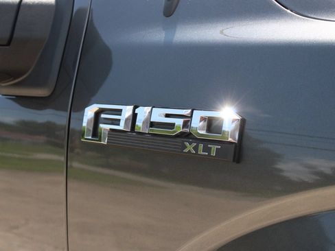 Used 2019 Ford F150 XLT w/ Equipment Group 302A Luxury AWD/4WD image 4