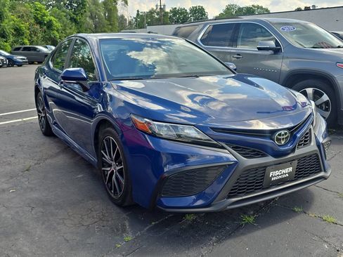 Used 2024 Toyota Camry SE FWD image 2
