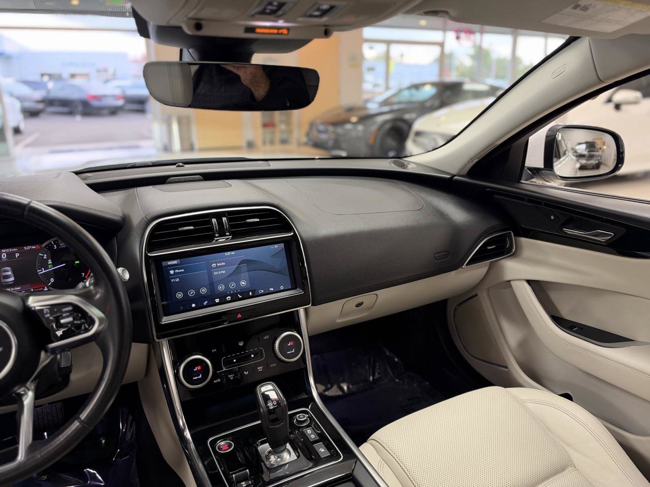 Used 2020 Jaguar XE S RWD image 13