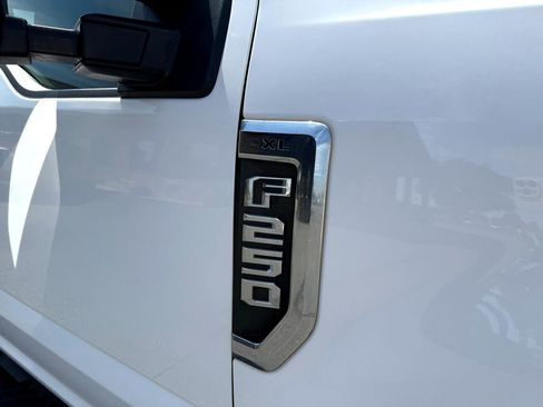 Used 2022 Ford F250 XL w/ Power Equipment Group image 38