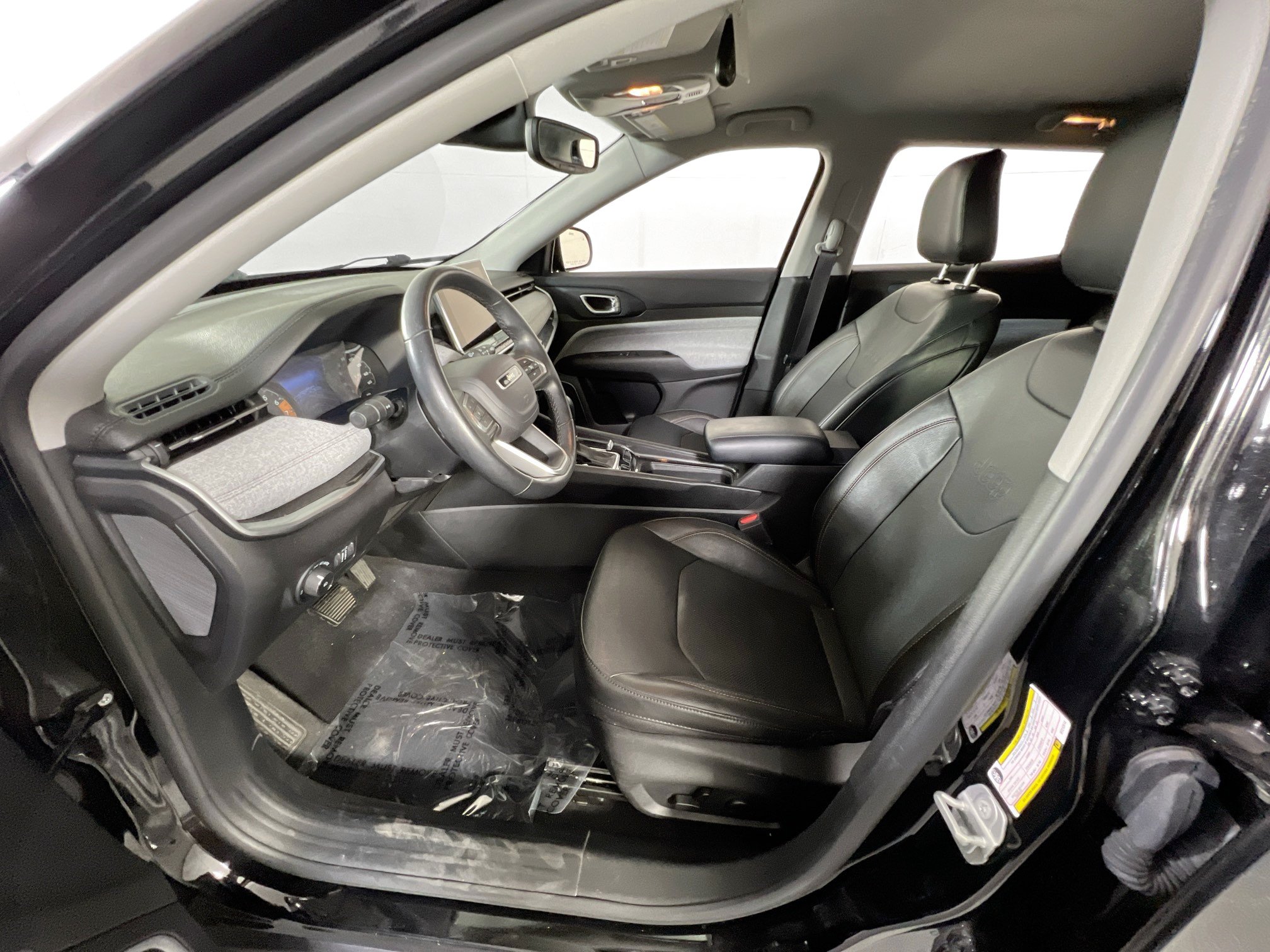 Used 2022 Jeep Compass Latitude AWD/4WD image 19