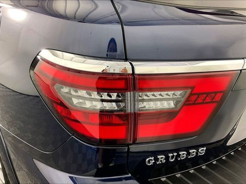 Used 2024 Nissan Armada Platinum w/ Cargo Package image 42