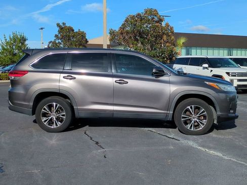 Used 2019 Toyota Highlander Plus image 4