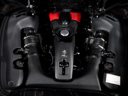 Used 2018 Ferrari 488 Spider RWD image 9