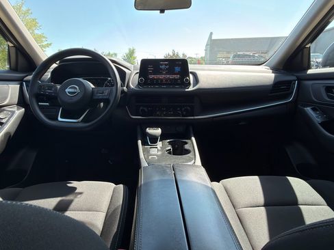 Used 2024 Nissan Rogue S image 12