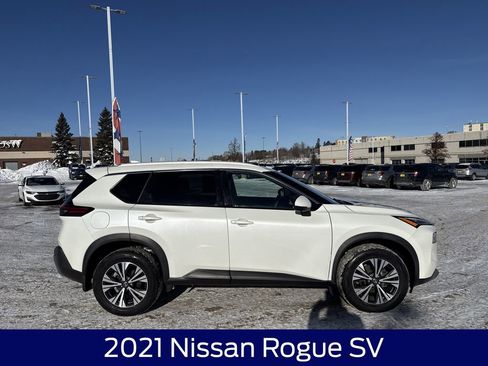 Used 2021 Nissan Rogue SV image 6