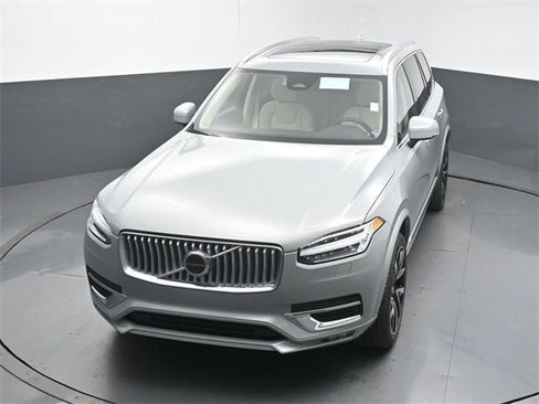 New 2025 Volvo XC90 B5 Plus w/ Protection Package Premier image 45