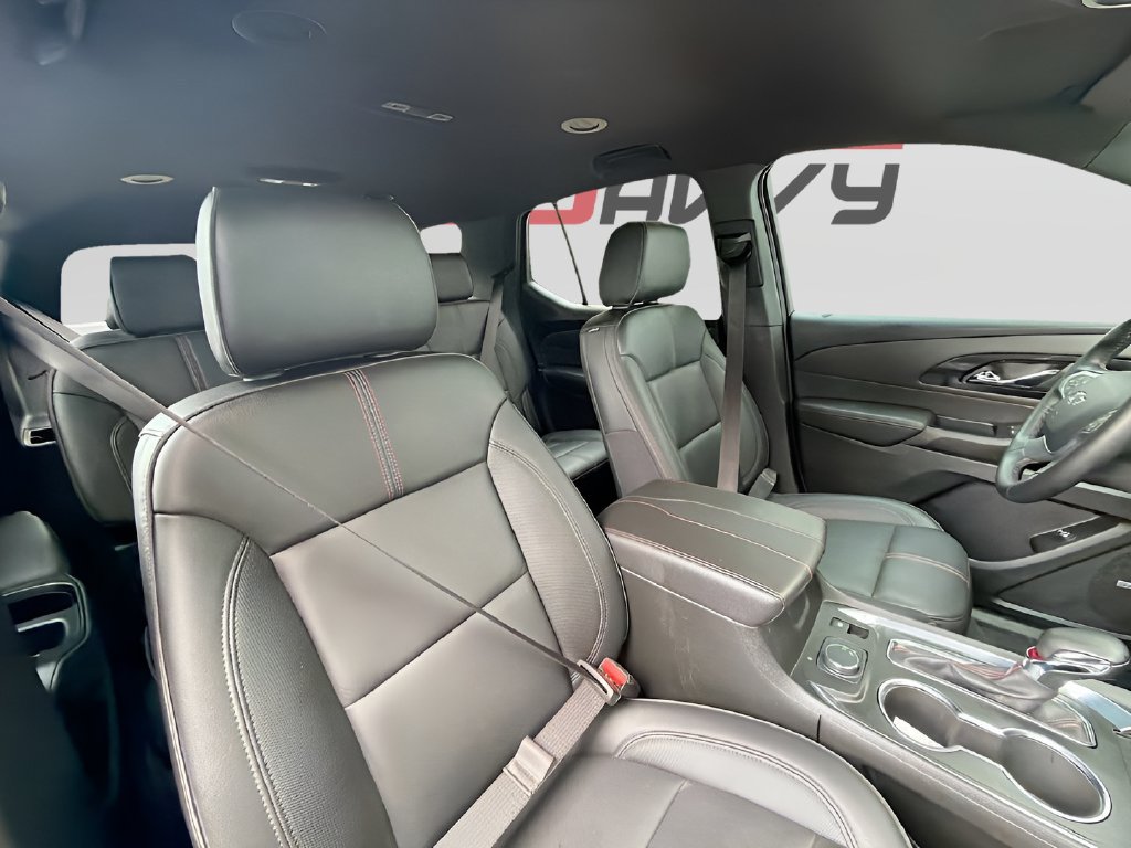 Used 2023 Chevrolet Traverse RS FWD image 30