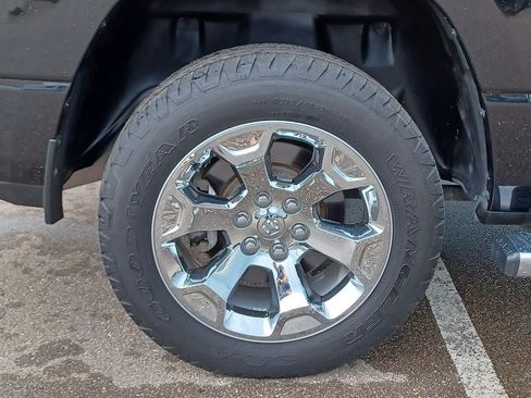 Used 2019 RAM 1500 Big Horn AWD/4WD image 5