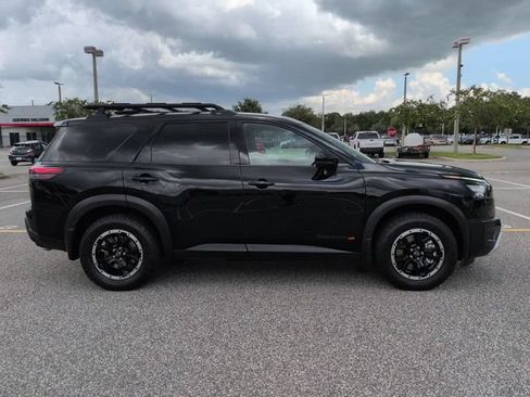 Used 2023 Nissan Pathfinder Rock Creek AWD/4WD image 3