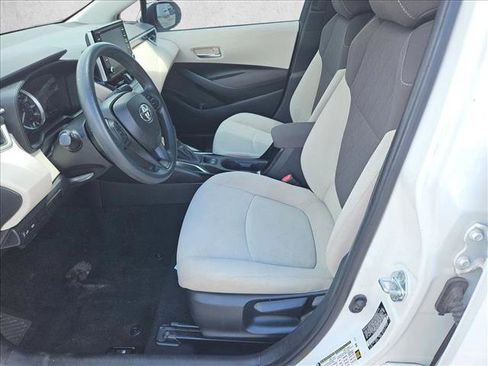 Used 2021 Toyota Corolla LE FWD image 14