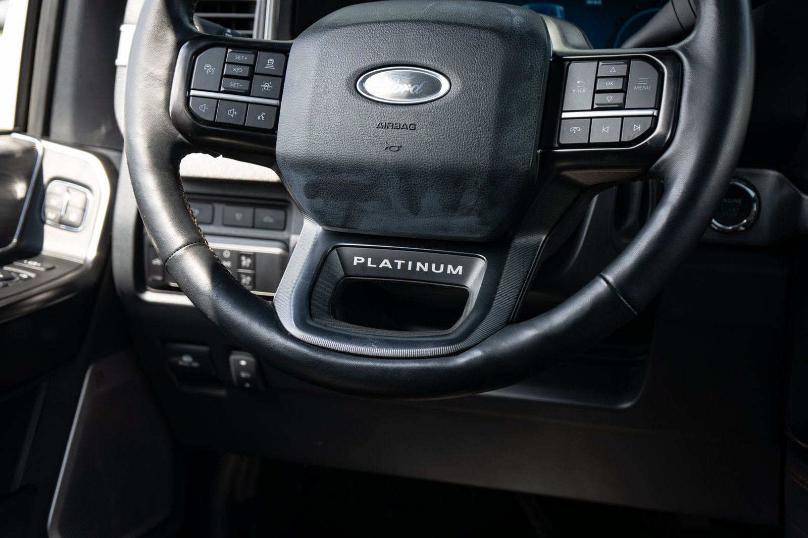 Used 2024 Ford F450 Platinum w/ FX4 Off-Road Package AWD/4WD image 46