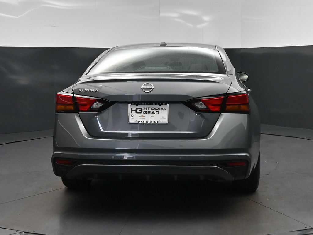 Used 2025 Nissan Altima 2.5 S FWD image 6