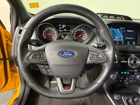 Used 2016 Ford Focus ST w/ Equipment Group 402A FWD image 17
