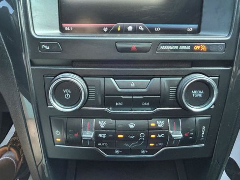 Used 2016 Ford Explorer XLT w/ Equipment Group 202A AWD/4WD image 25